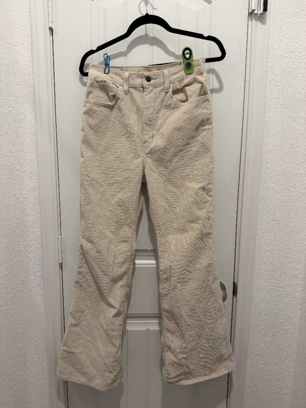 Levi’s WaterLess Beige Corduroy High Rise 70s Flare Leg Pants Size 28